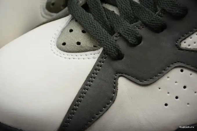 One Kick Air Patta Icicle AT3375-100 Jordan x 7 0614